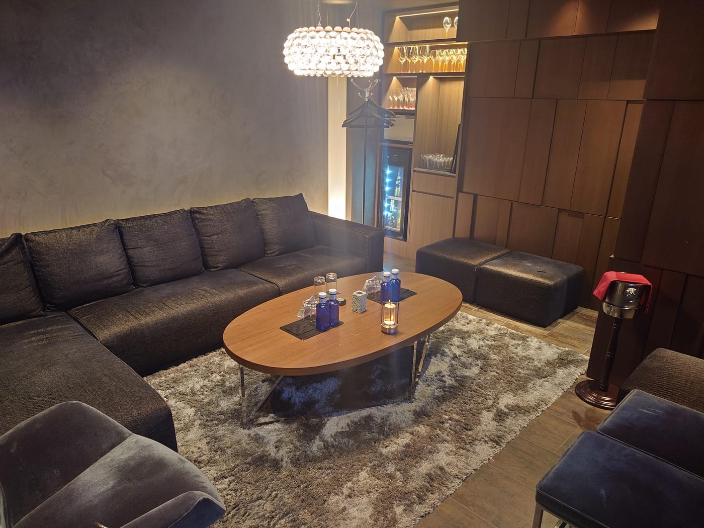 SoloMON ROYAL ROOM シャンデリア