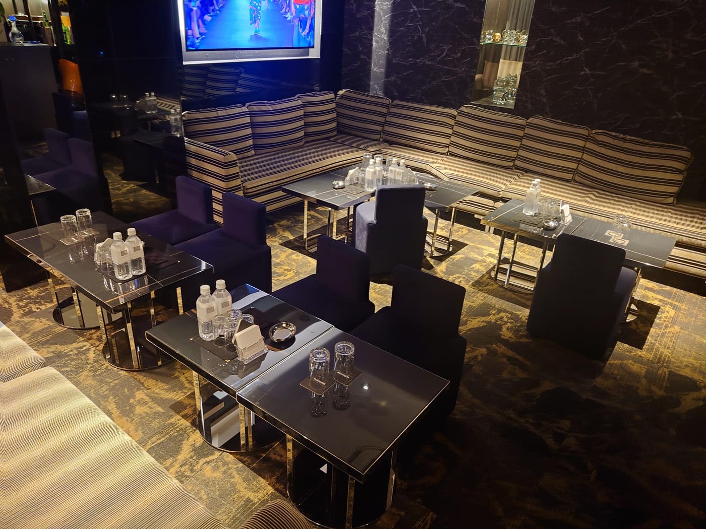 SoloMON VIP ROOM ブルー